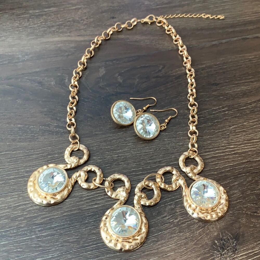 Gold tone statement necklace and earrings set